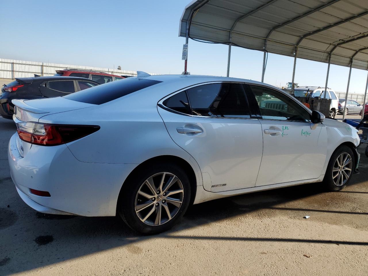 JTHBW1GG5J2167460 2018 Lexus Es 300H