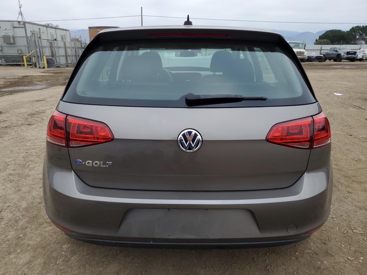 WVWKP7AU2GW912859 2016 Volkswagen E-Golf Se