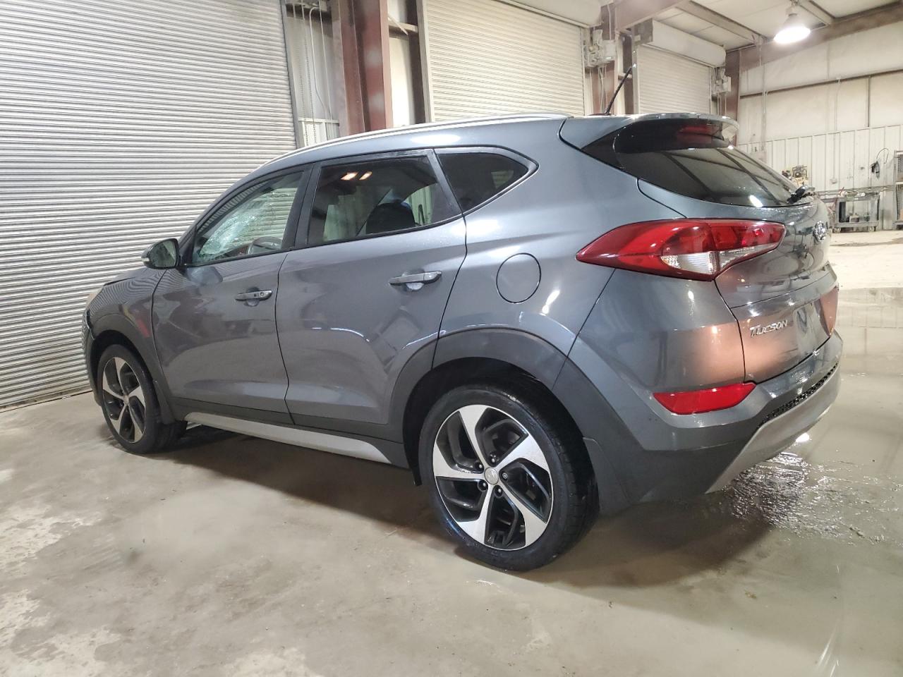 KM8J33A2XHU352385 2017 Hyundai Tucson Limited