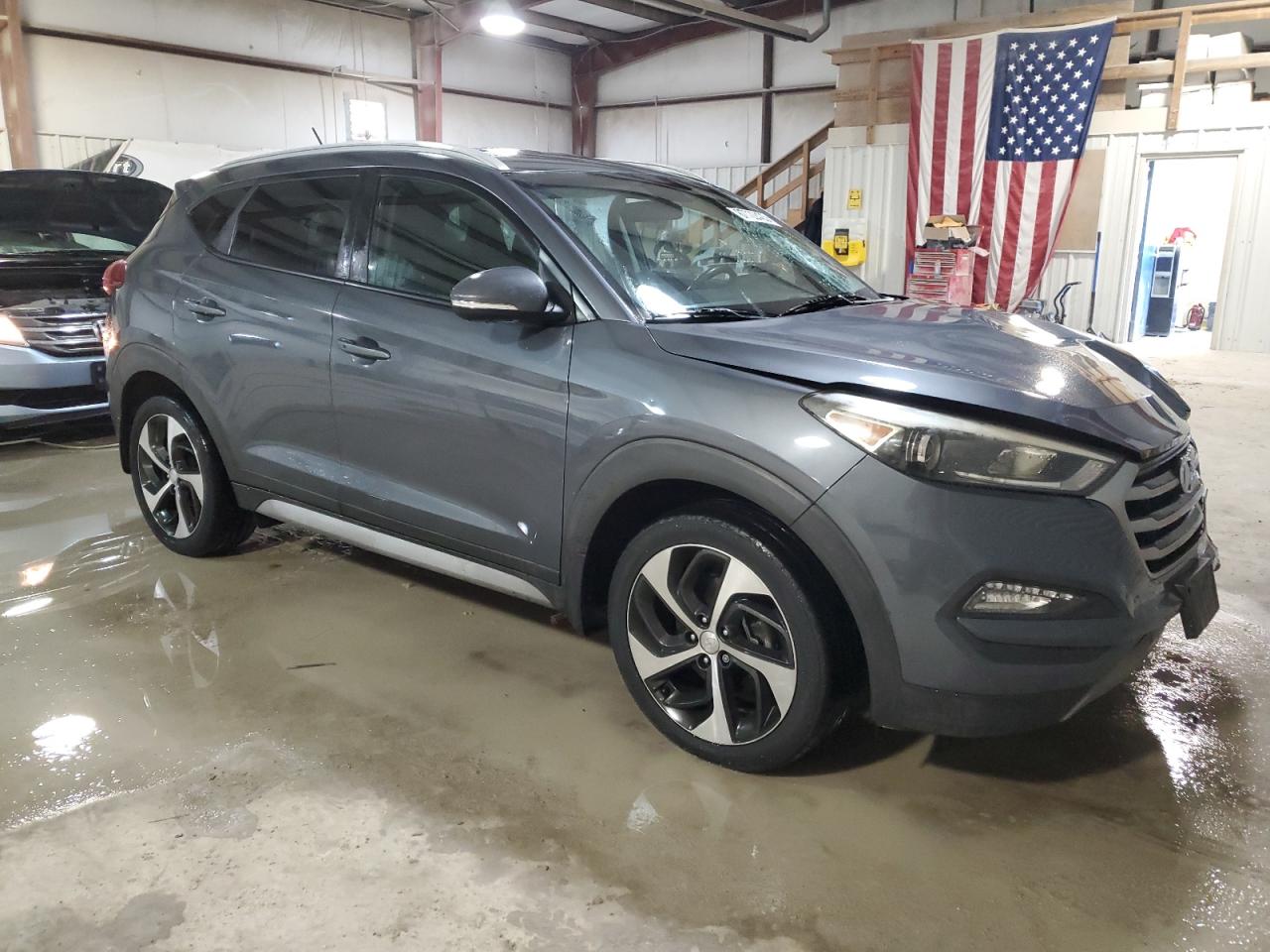 KM8J33A2XHU352385 2017 Hyundai Tucson Limited