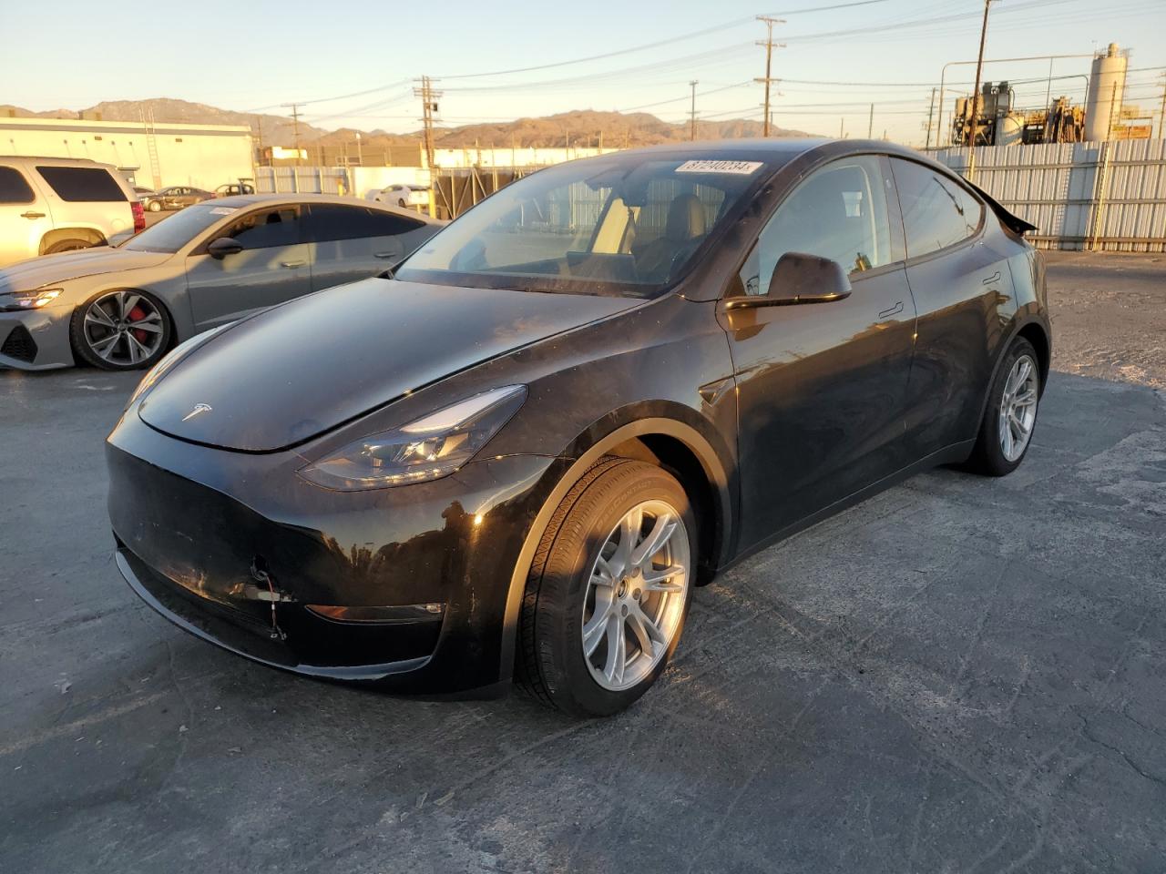 2024 Tesla Model Y VIN: 7SAYGAEEXRF063469 Lot: 87240234