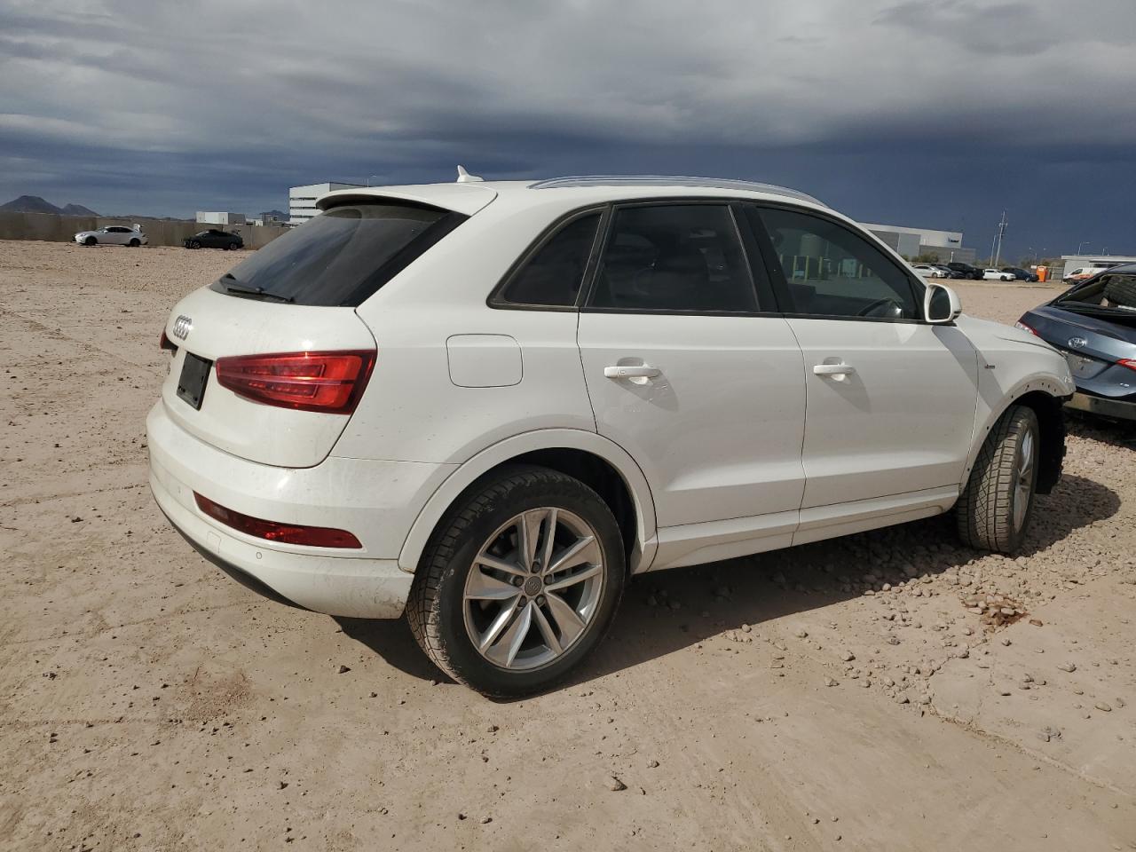 WA1BCCFS0JR003630 2018 Audi Q3 Premium