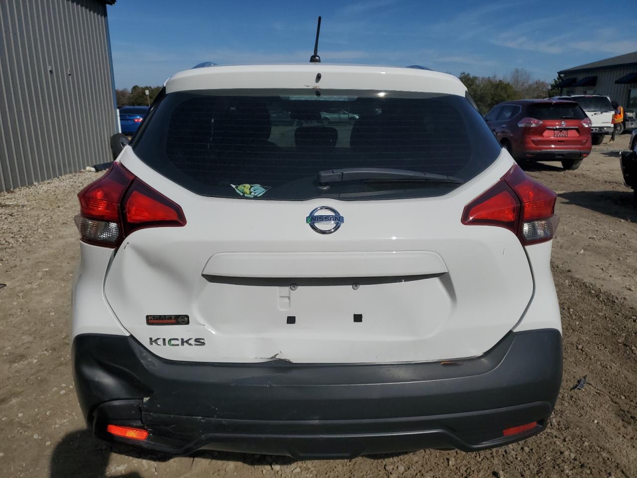 2018 Nissan Kicks S VIN: 3N1CP5CU2JL529851 Lot: 42813935