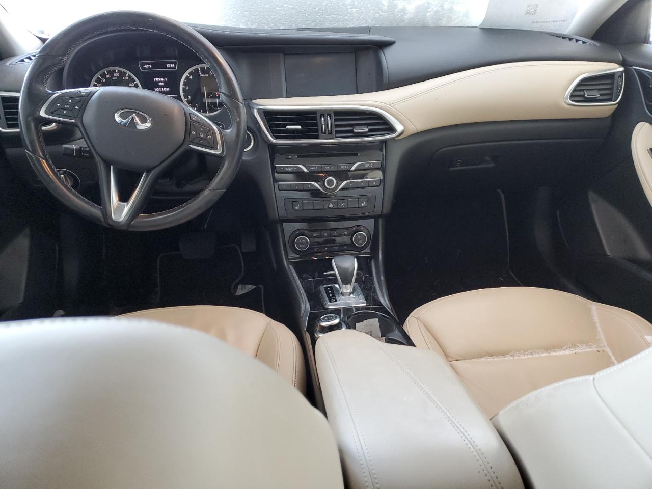 SJKCH5CP9HA015580 2017 Infiniti Qx30 Base