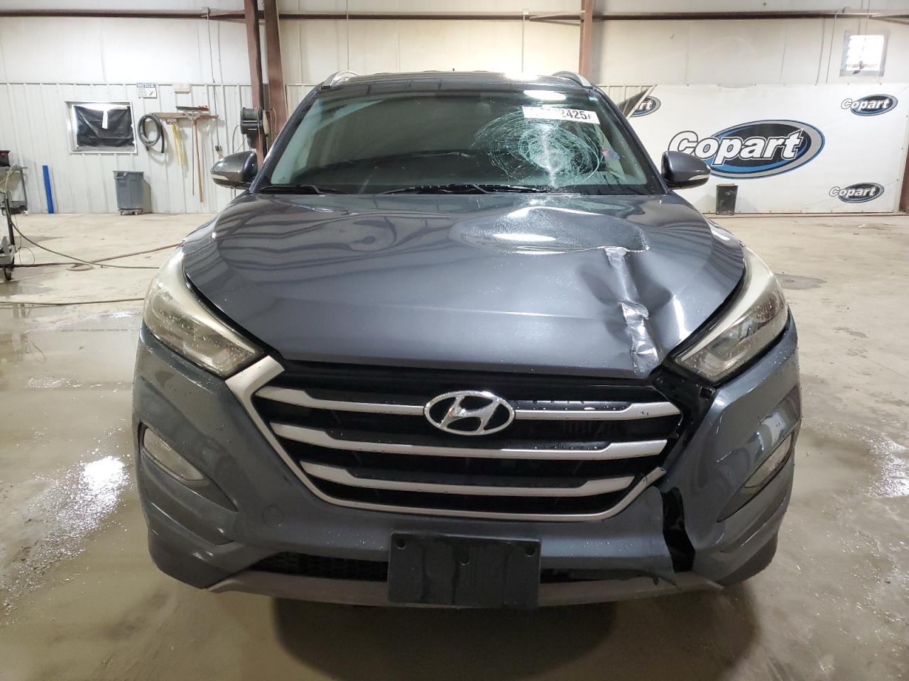 KM8J33A2XHU352385 2017 Hyundai Tucson Limited