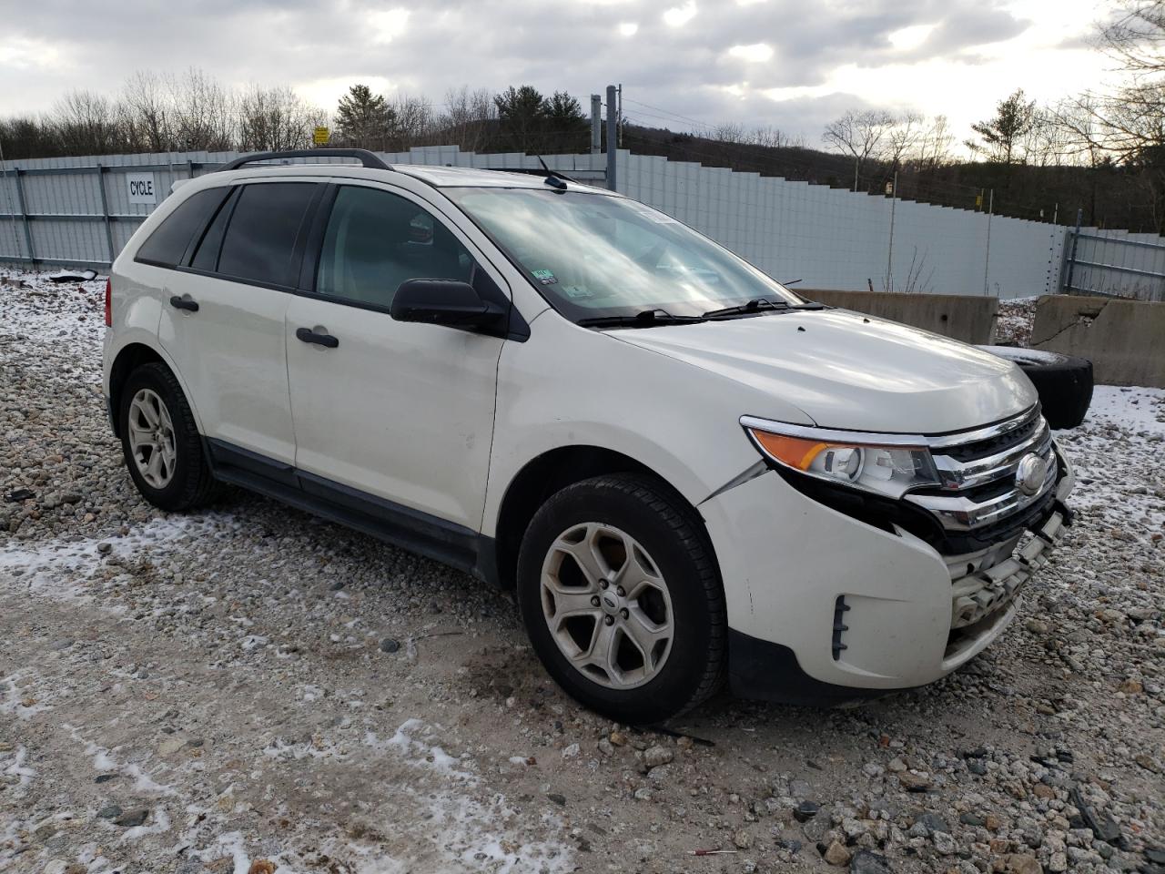 2FMDK3G90DBE26885 2013 Ford Edge Se