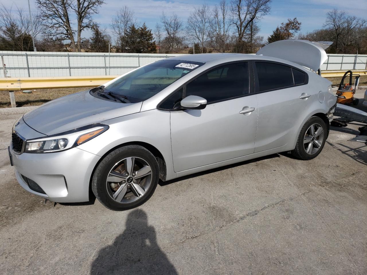 3KPFL4A72JE245637 2018 Kia Forte Lx