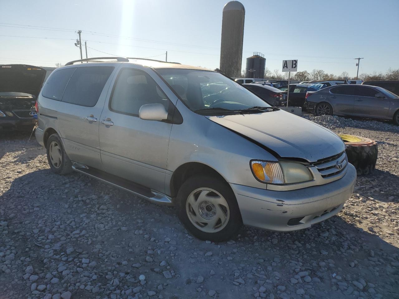 2002 Toyota Sienna Le VIN: 4T3ZF13C22U430158 Lot: 87132674