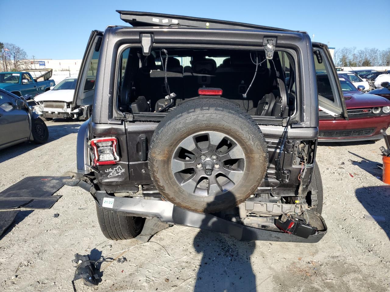 1C4HJXEG7KW637630 2019 Jeep Wrangler Unlimited Sahara