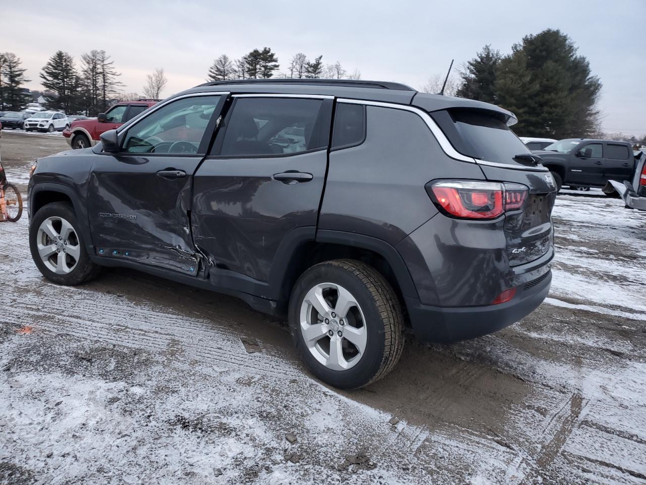 2019 Jeep Compass Latitude VIN: 3C4NJDBB7KT670482 Lot: 88492875