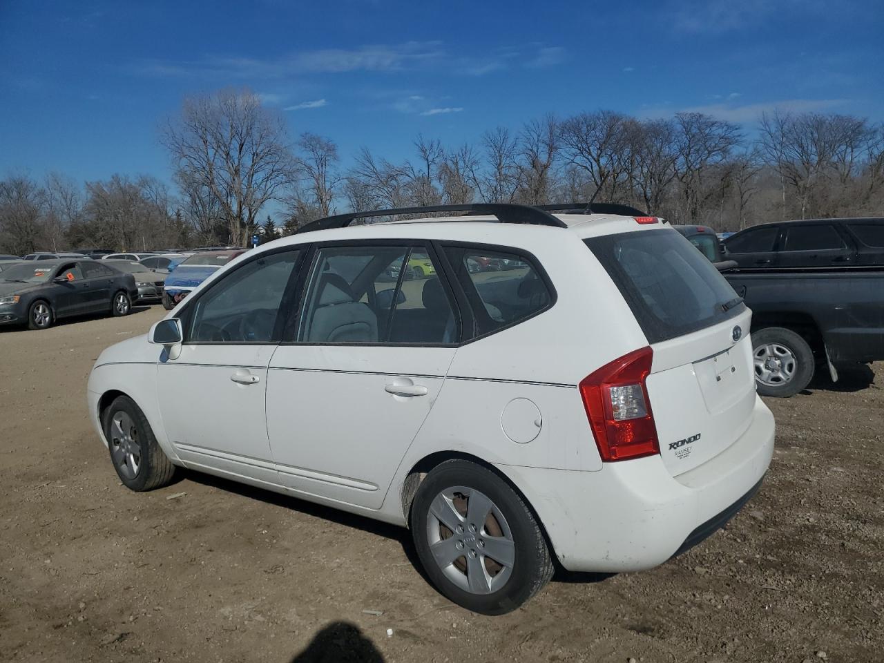 2009 Kia Rondo Base VIN: KNAFG528097267484 Lot: 42937675