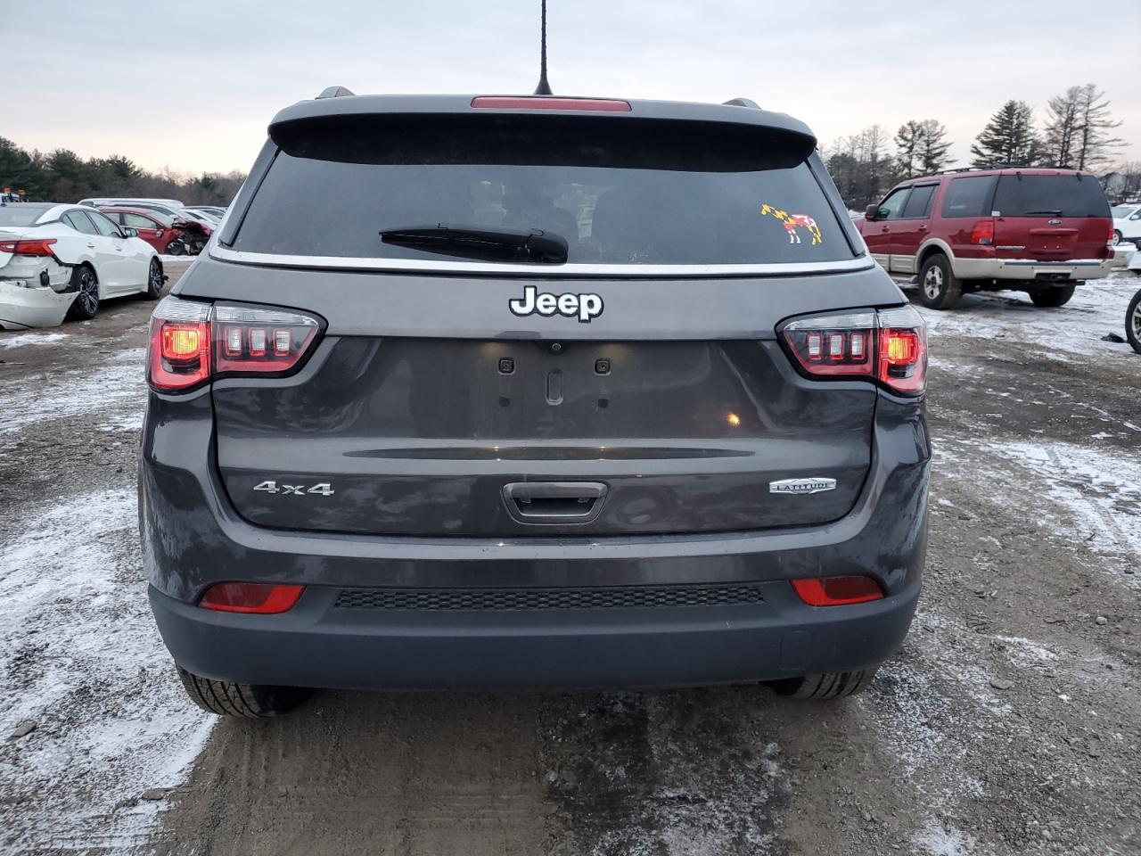 2019 Jeep Compass Latitude VIN: 3C4NJDBB7KT670482 Lot: 88492875