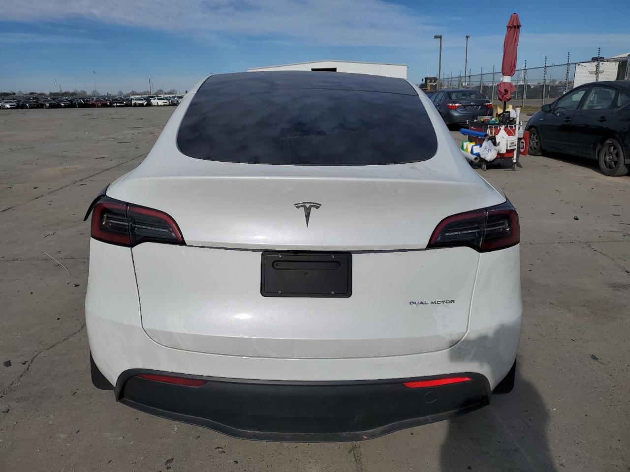 2024 Tesla Model Y VIN: 7SAYGDEE7RF195364 Lot: 88319945