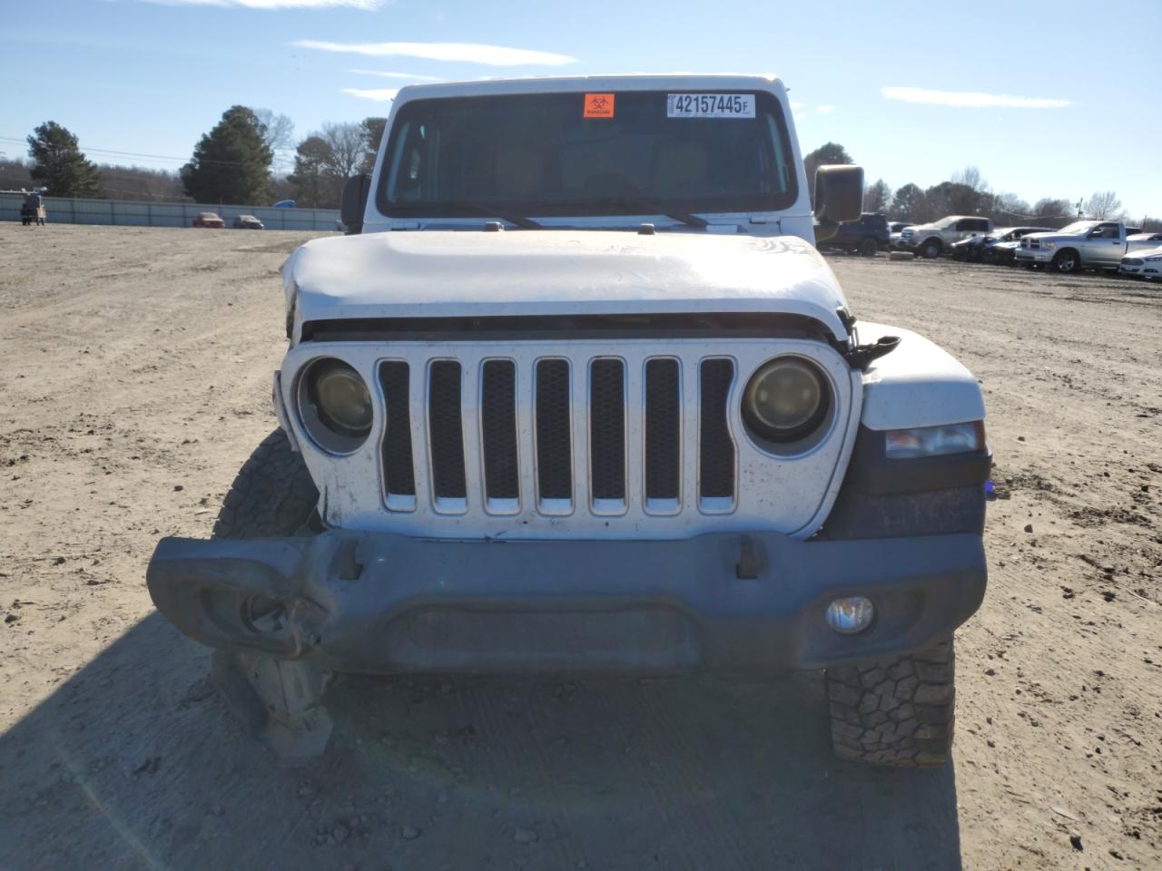 1C4HJXEN8JW223172 2018 Jeep Wrangler Unlimited Sahara