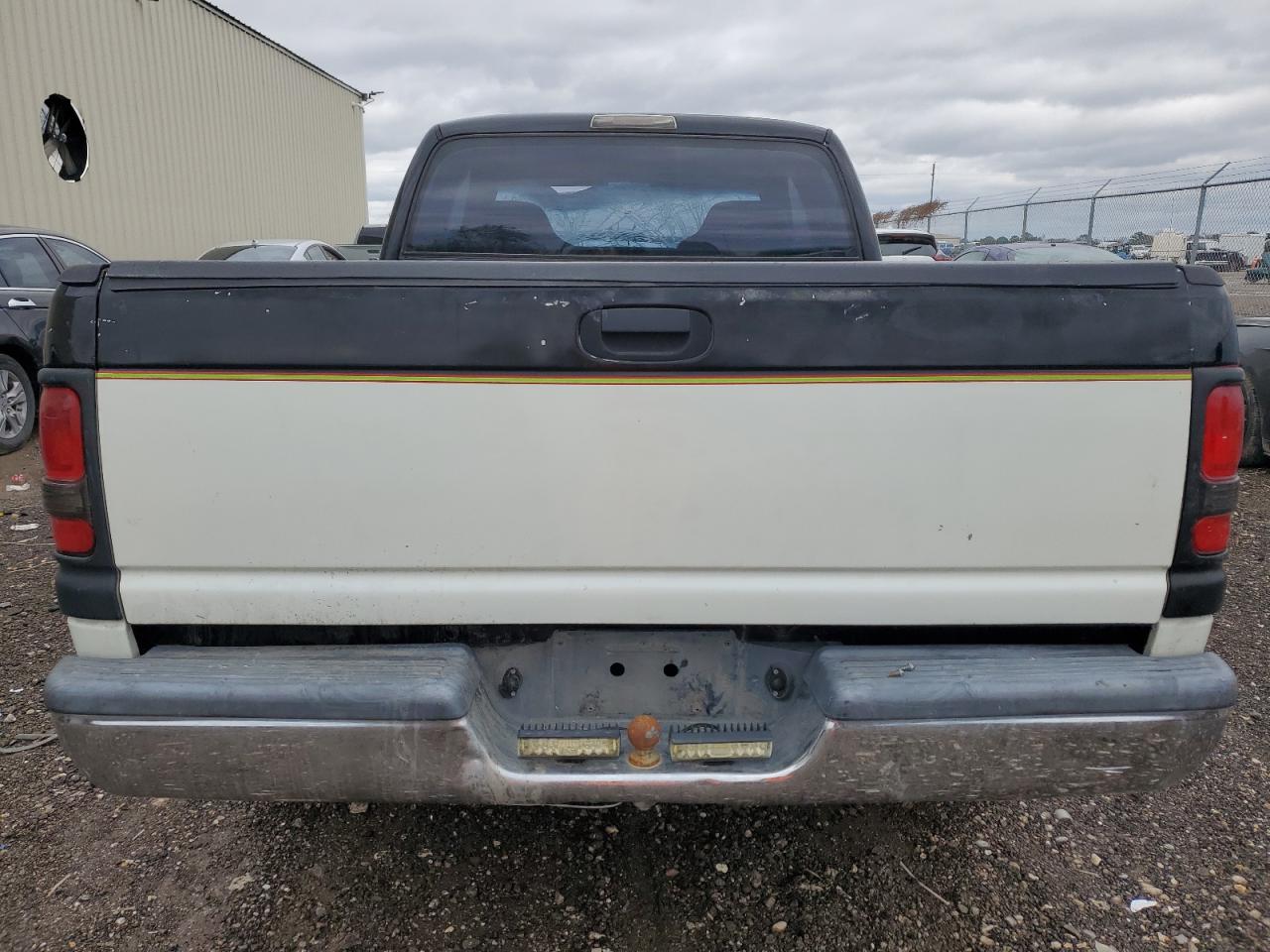 3B7HC12Y8XG189909 1999 Dodge Ram 1500