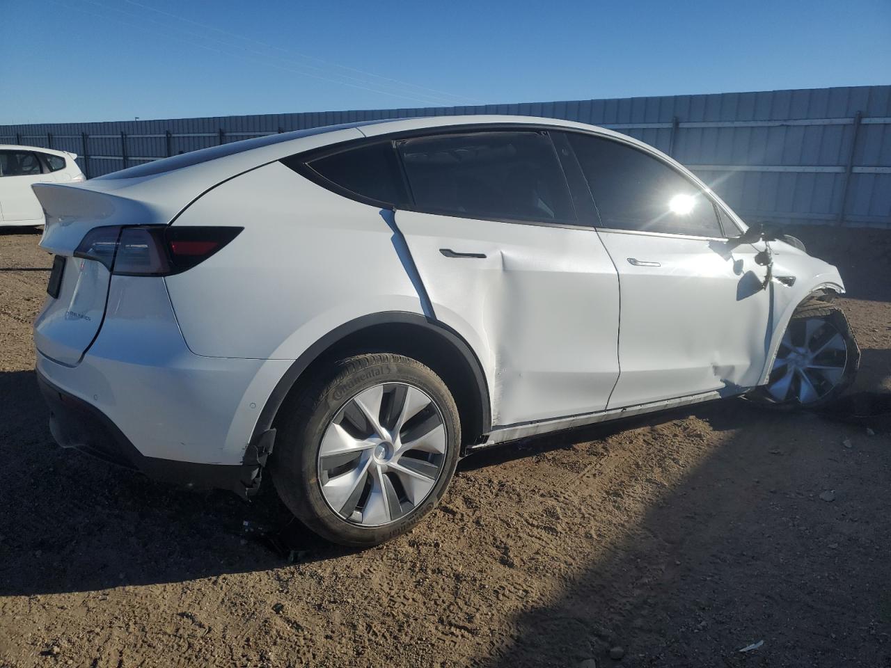 5YJYGDEE4MF276117 2021 Tesla Model Y