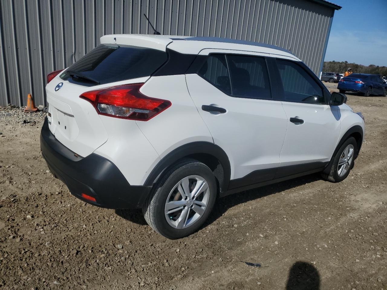 2018 Nissan Kicks S VIN: 3N1CP5CU2JL529851 Lot: 42813935