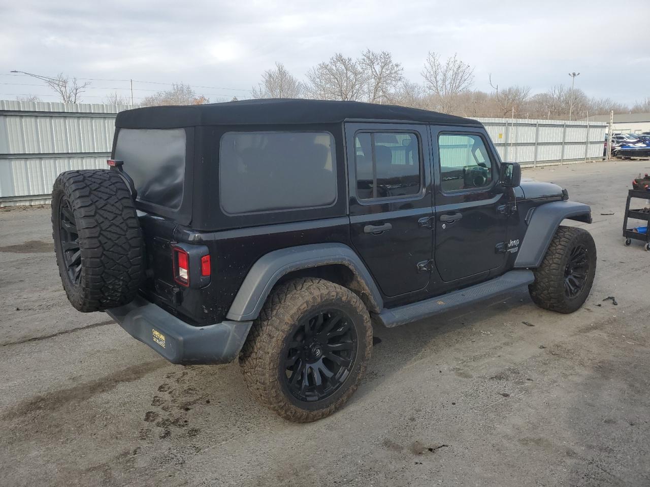 1C4HJXDG8JW274223 2018 Jeep Wrangler Unlimited Sport