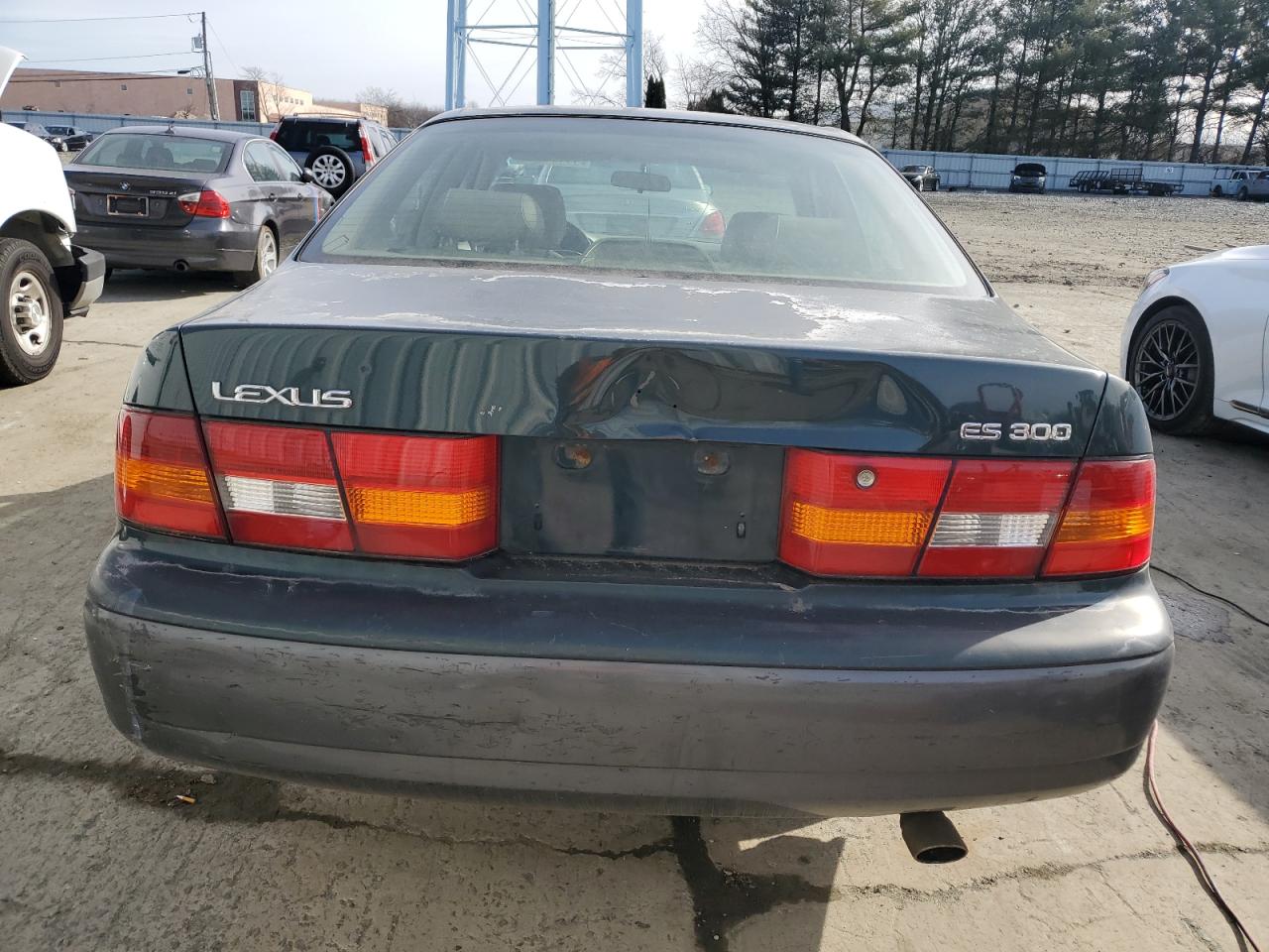 1998 Lexus Es 300 VIN: JT8BF28G4W5043724 Lot: 44194005