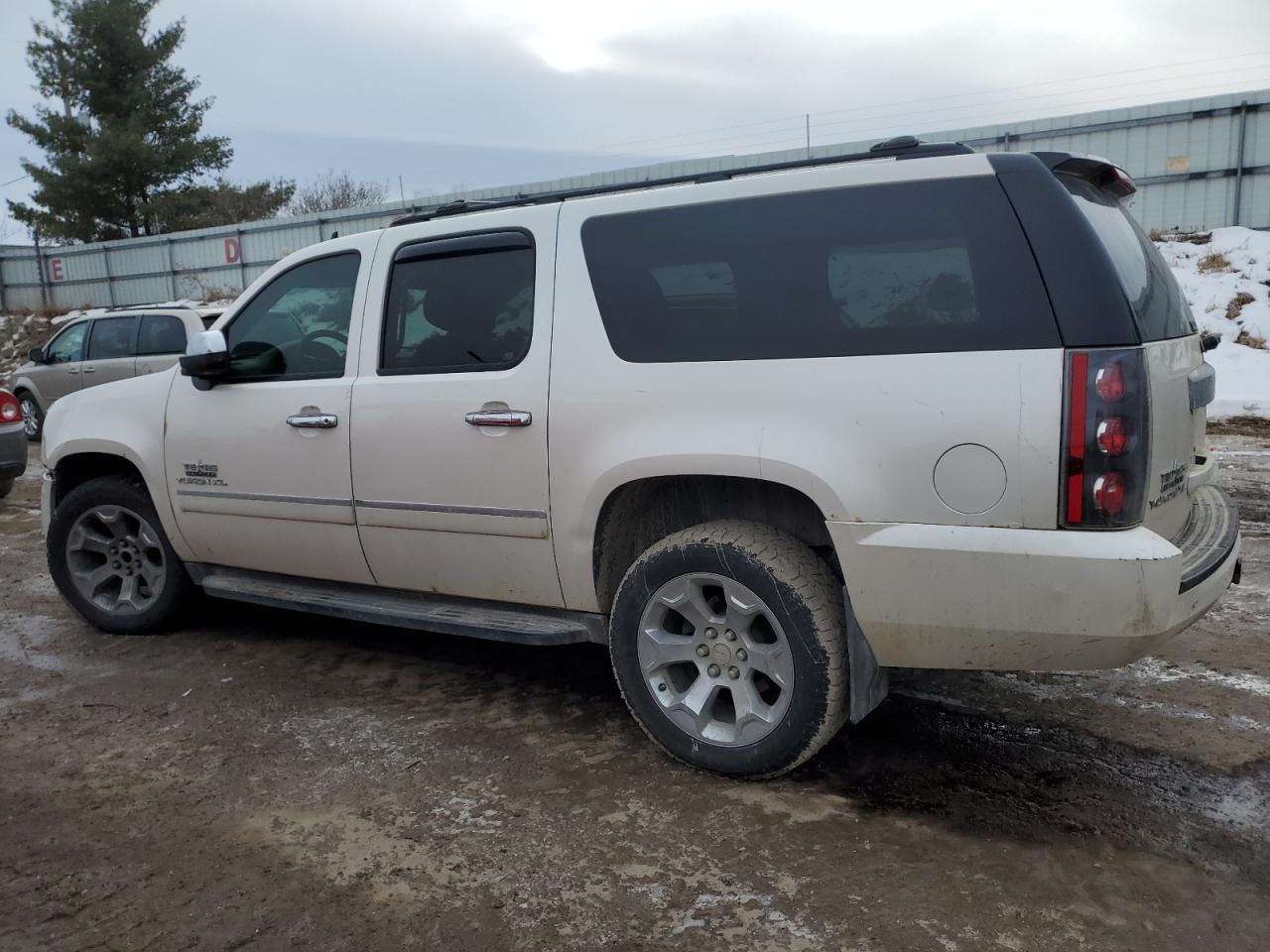 2011 GMC Yukon Xl C1500 Slt VIN: 1GKS1KE06BR217663 Lot: 43960245