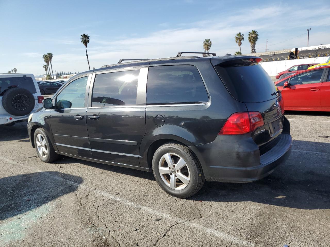 2011 Volkswagen Routan Sel VIN: 2V4RW5DG0BR669510 Lot: 45596575