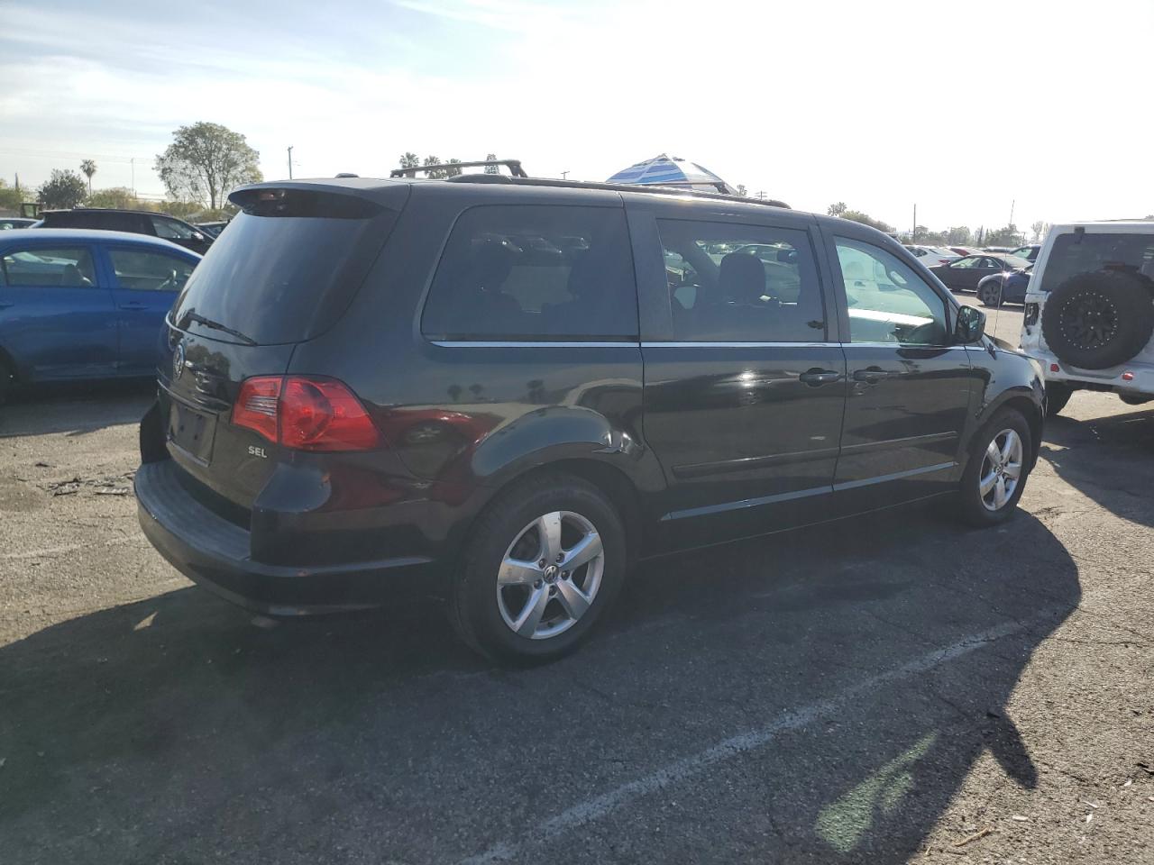 2011 Volkswagen Routan Sel VIN: 2V4RW5DG0BR669510 Lot: 45596575