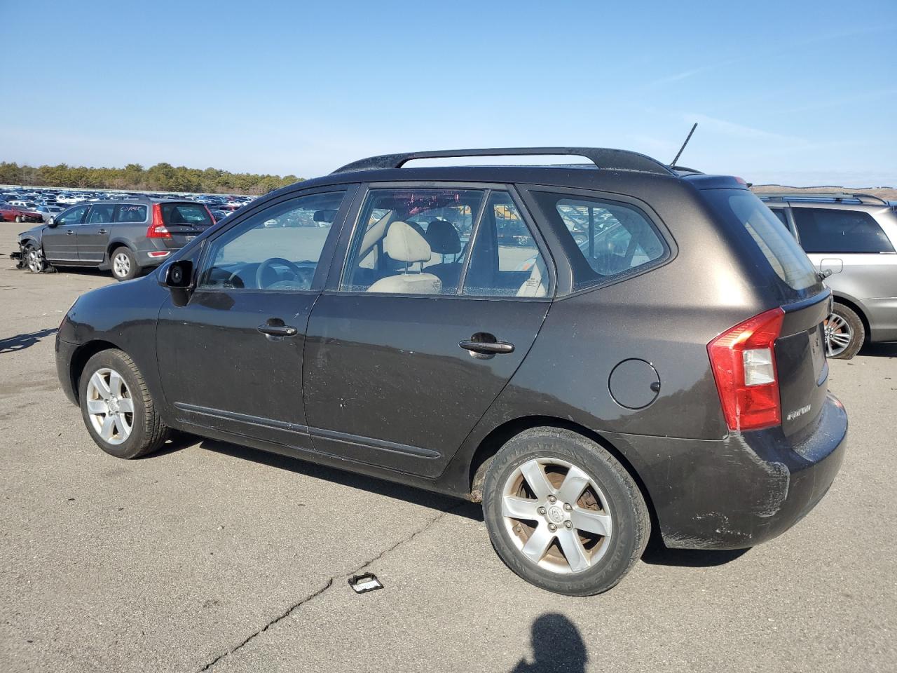 2009 Kia Rondo Base VIN: KNAFG529597279901 Lot: 46068855