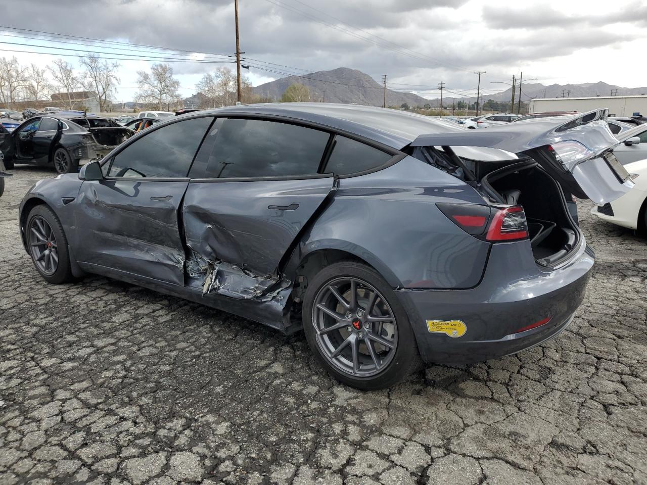 5YJ3E1EB3NF260996 2022 Tesla Model 3