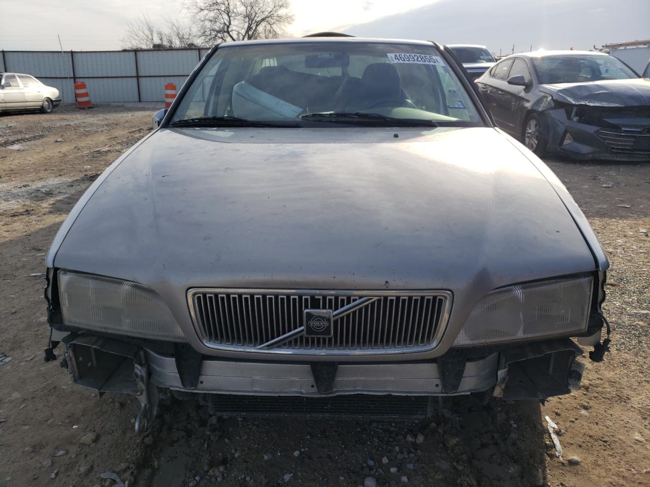 YV1LS558XW1551651 1998 Volvo S70