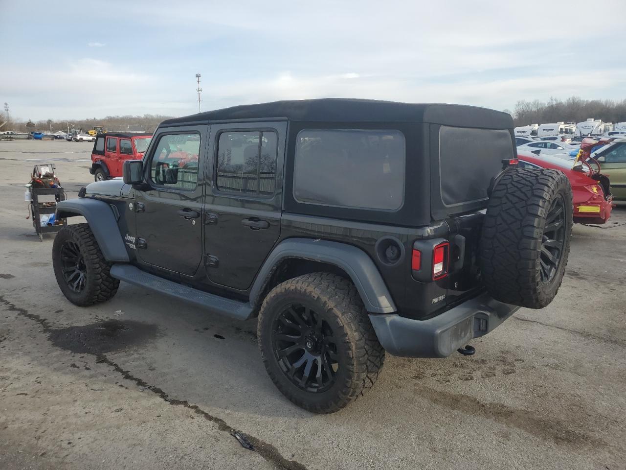 2018 Jeep Wrangler Unlimited Sport VIN: 1C4HJXDG8JW274223 Lot: 43139055