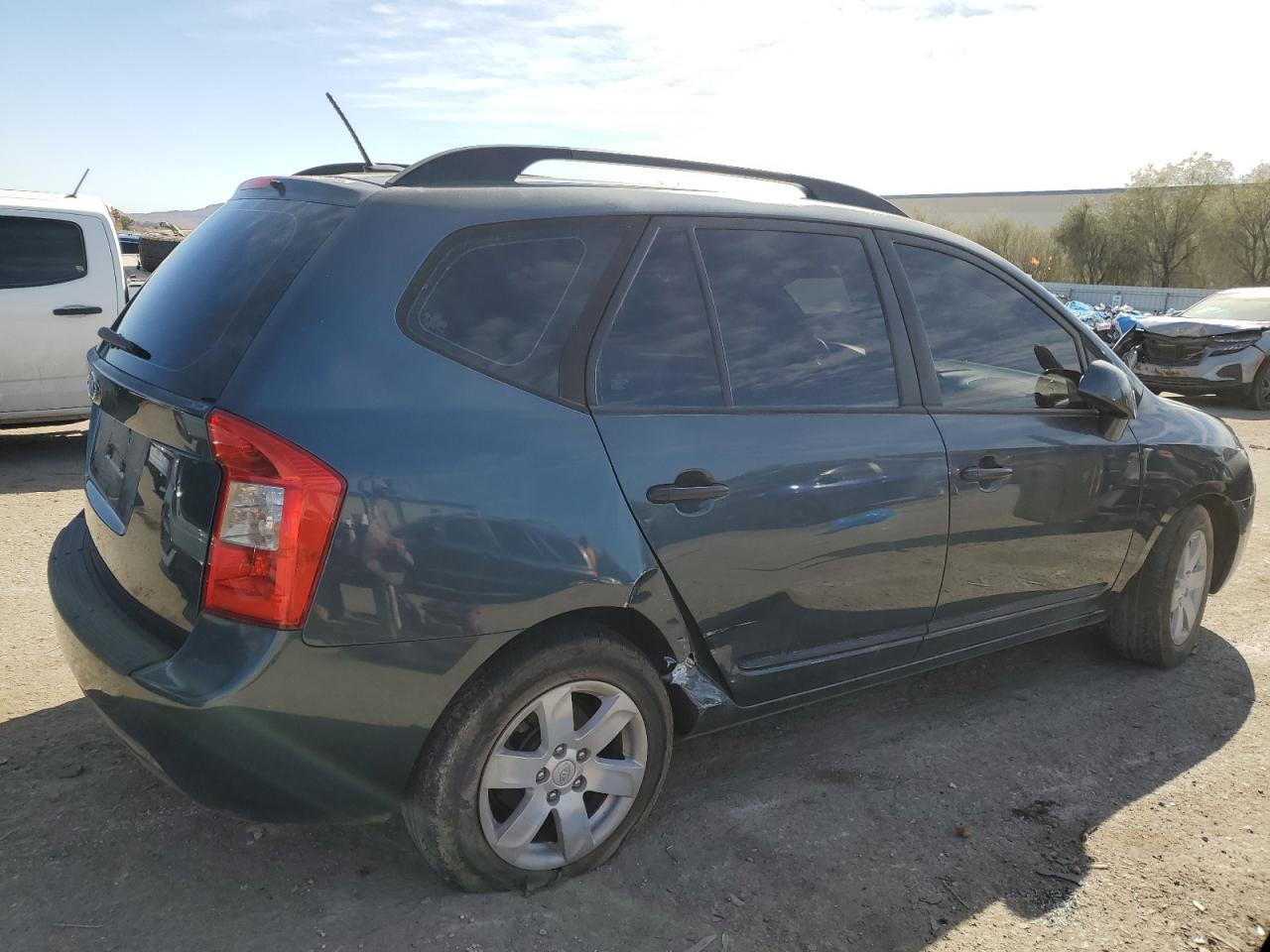 2009 Kia Rondo Base VIN: KNAFG529097285556 Lot: 46689755