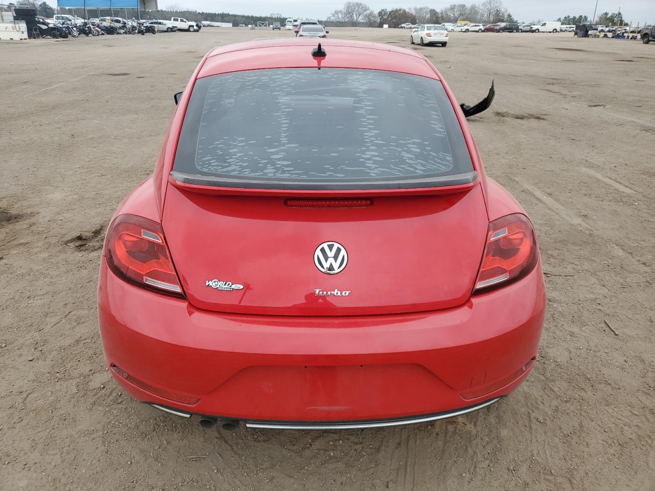 3VWJ17AT2HM613942 2017 Volkswagen Beetle Se