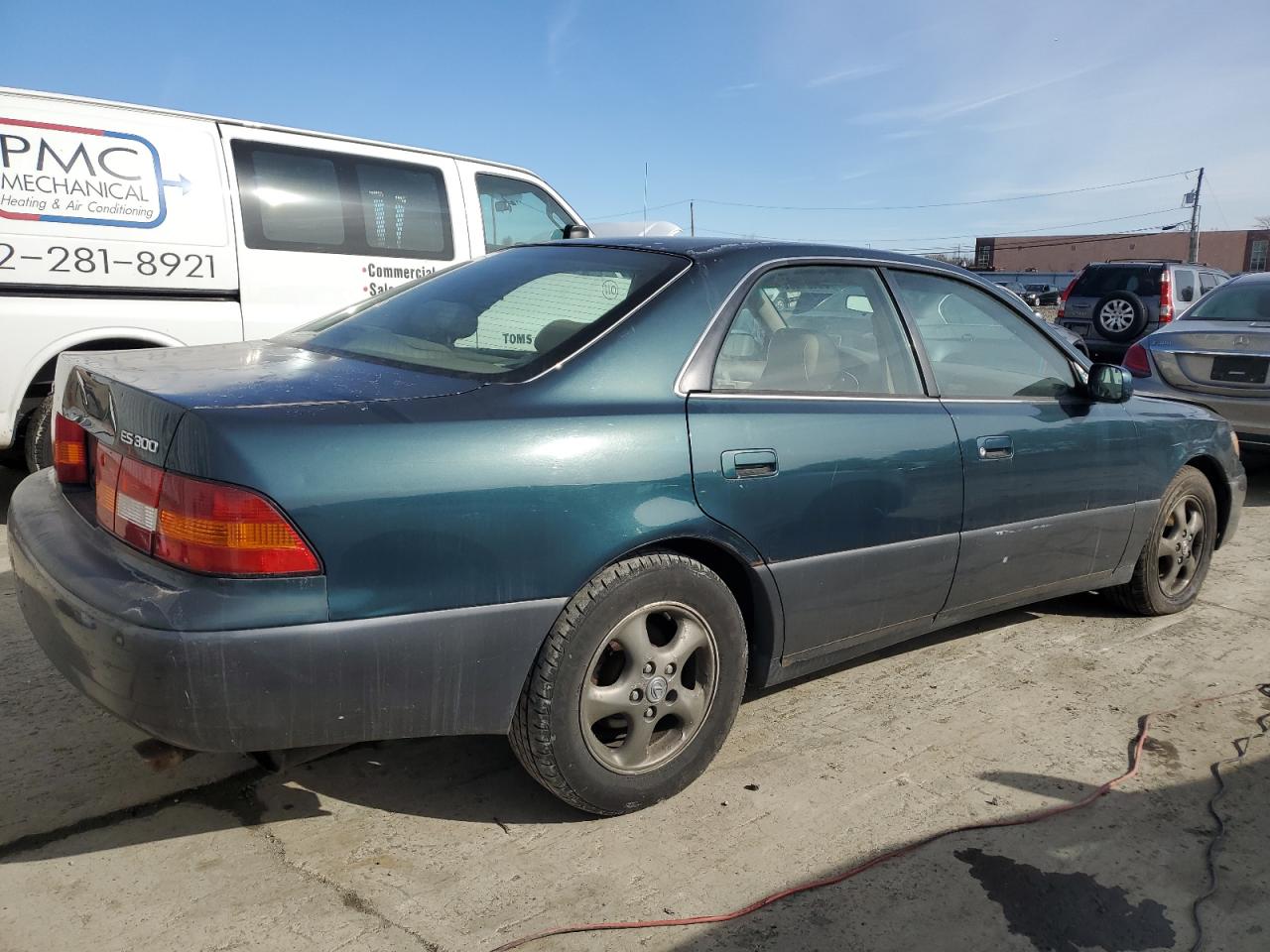 1998 Lexus Es 300 VIN: JT8BF28G4W5043724 Lot: 44194005