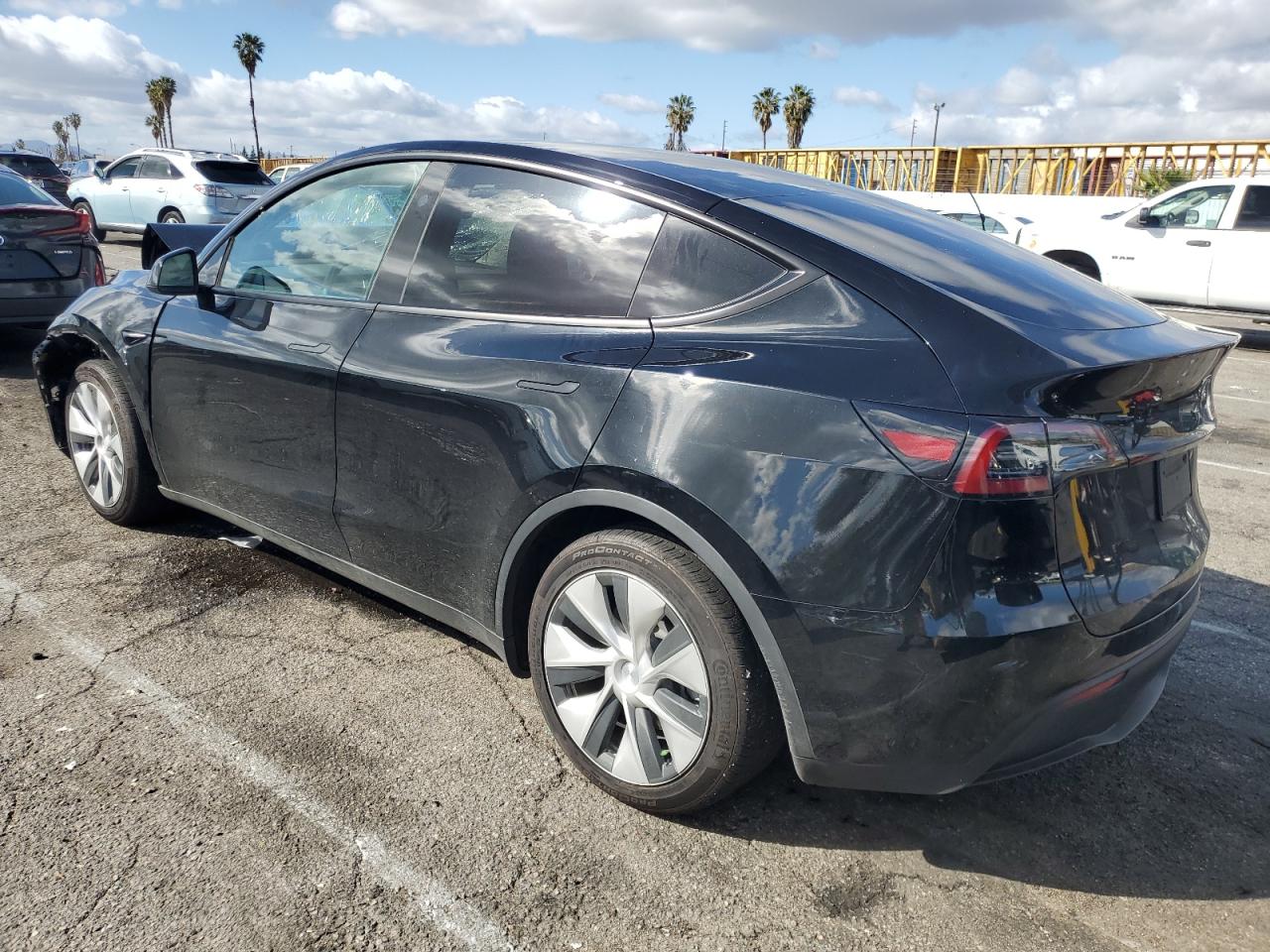 7SAYGAEE0RF062945 2024 Tesla Model Y