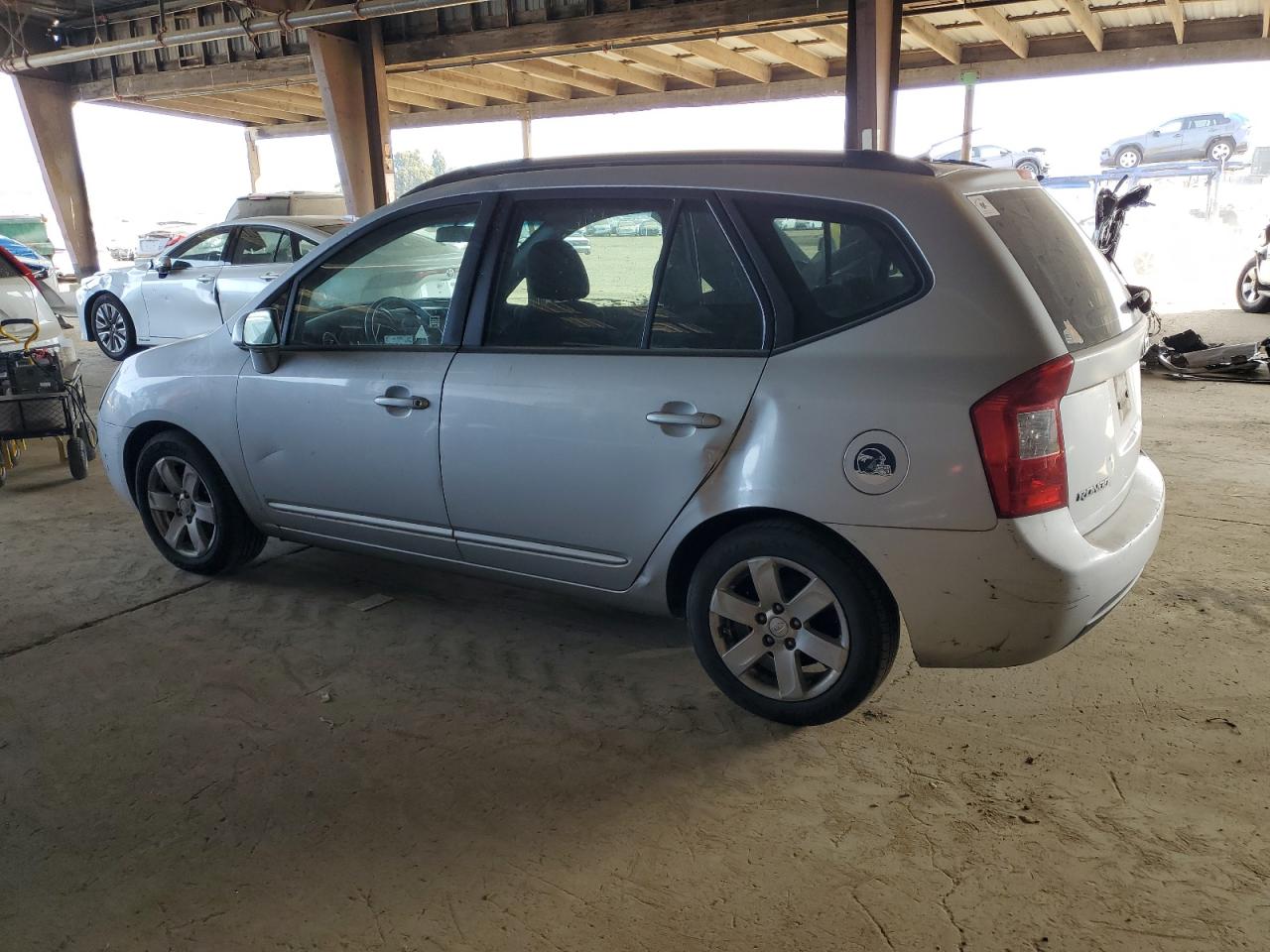 2008 Kia Rondo Lx VIN: KNAFG526287149319 Lot: 46376905