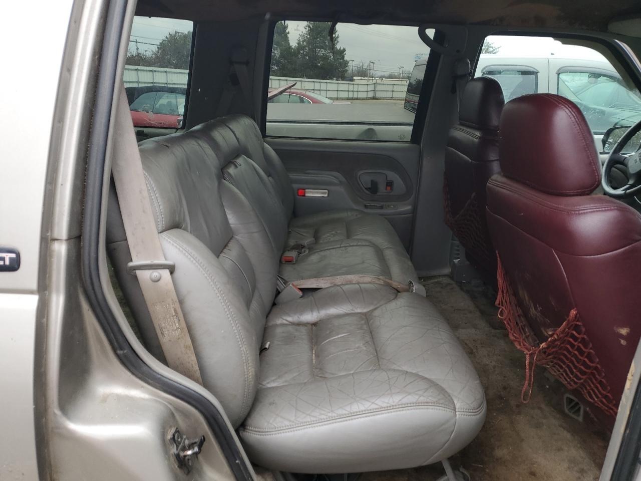 1998 GMC Yukon VIN: 1GKEK13R0WJ728697 Lot: 45138855