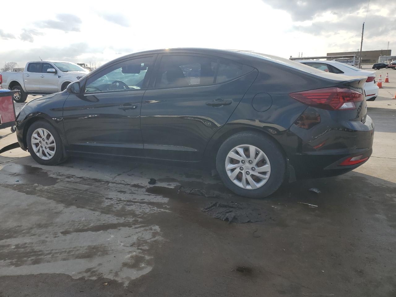 2019 Hyundai Elantra Se VIN: 5NPD74LFXKH480946 Lot: 43998275