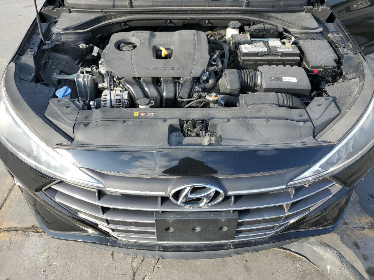 2019 Hyundai Elantra Se VIN: 5NPD74LFXKH480946 Lot: 43998275