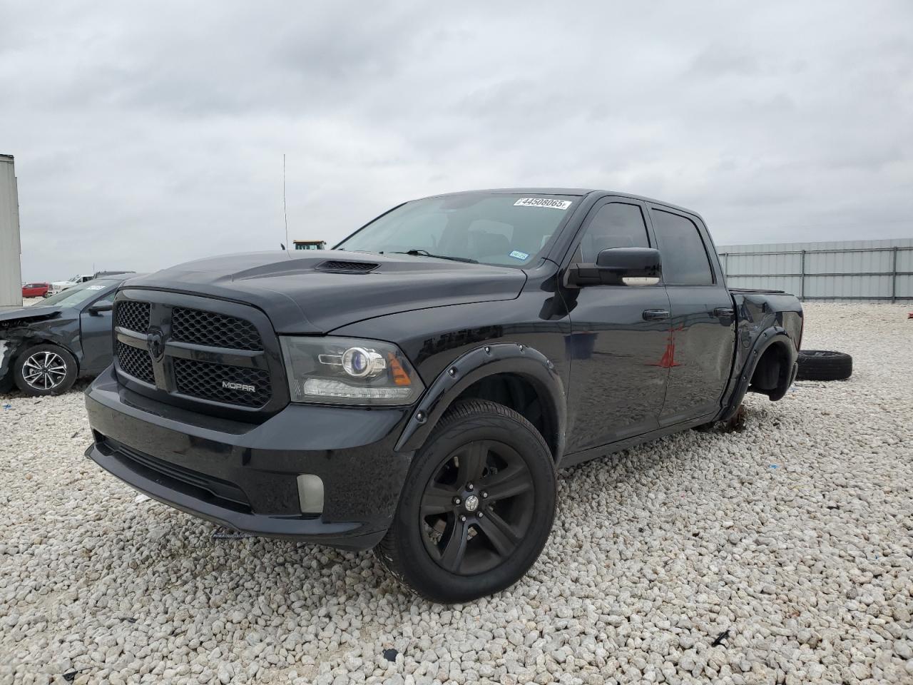 1C6RR7MT7ES359035 2014 Ram 1500 Sport