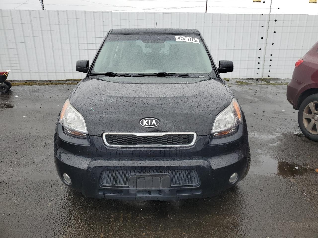 2011 Kia Soul + VIN: KNDJT2A21B7236688 Lot: 43971775