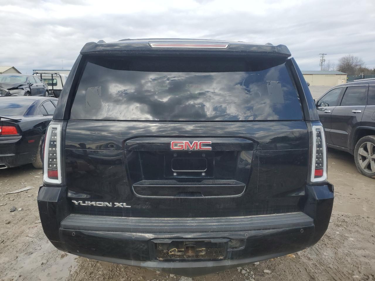 2016 GMC Yukon Xl C1500 Slt VIN: 1GKS1GKC3GR370200 Lot: 44566575