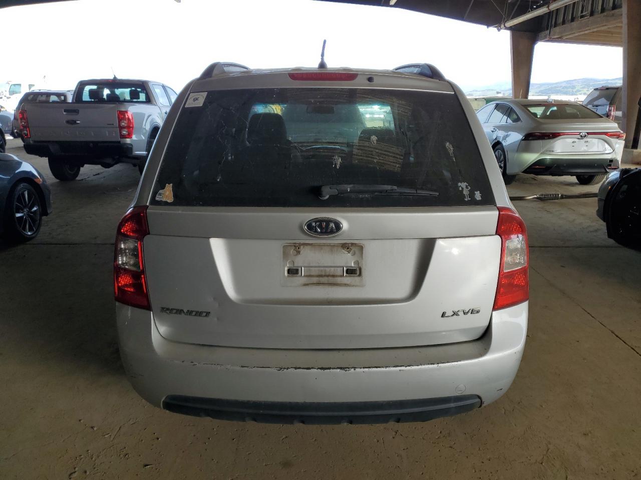 2008 Kia Rondo Lx VIN: KNAFG526287149319 Lot: 46376905