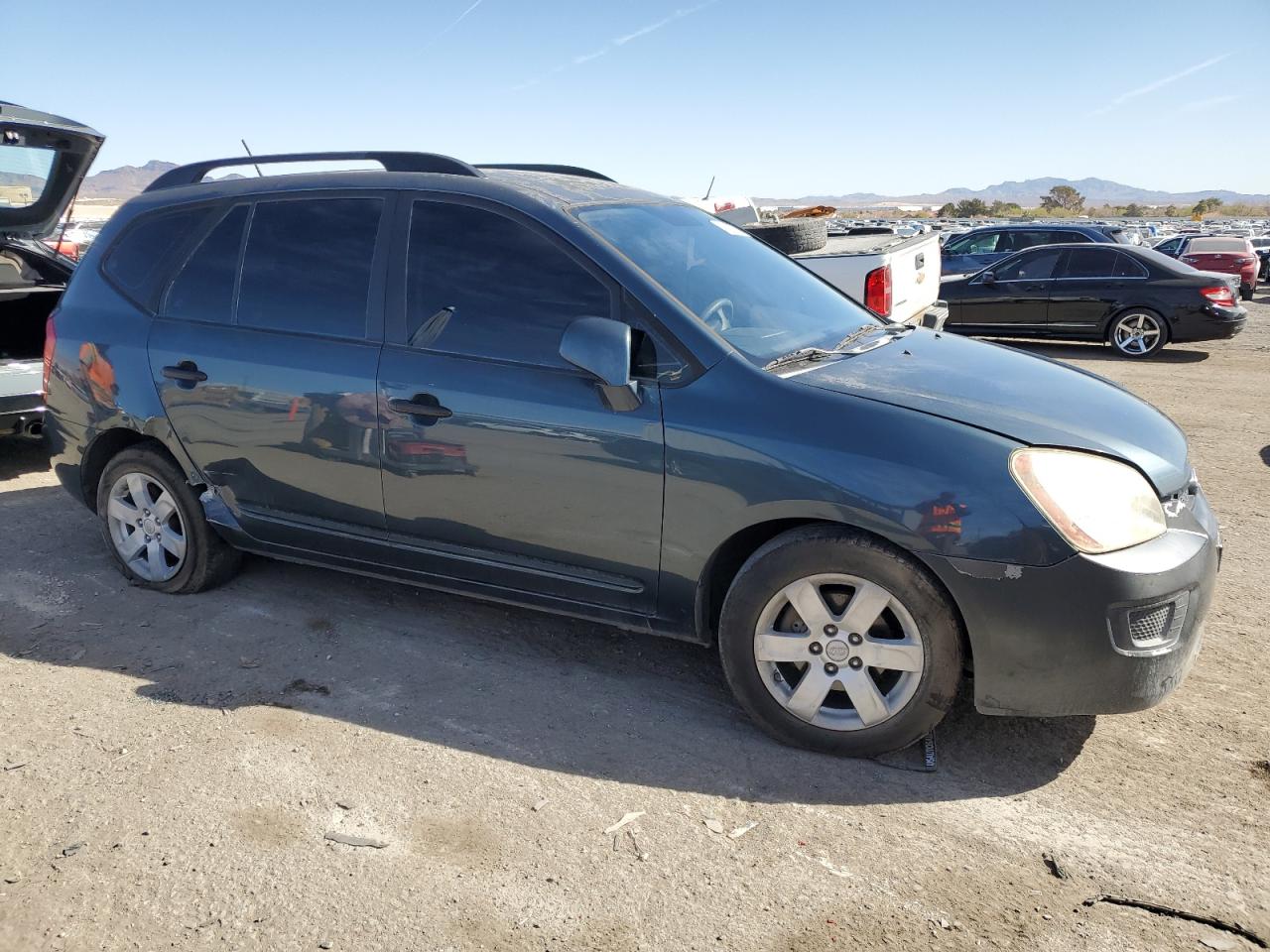 2009 Kia Rondo Base VIN: KNAFG529097285556 Lot: 46689755