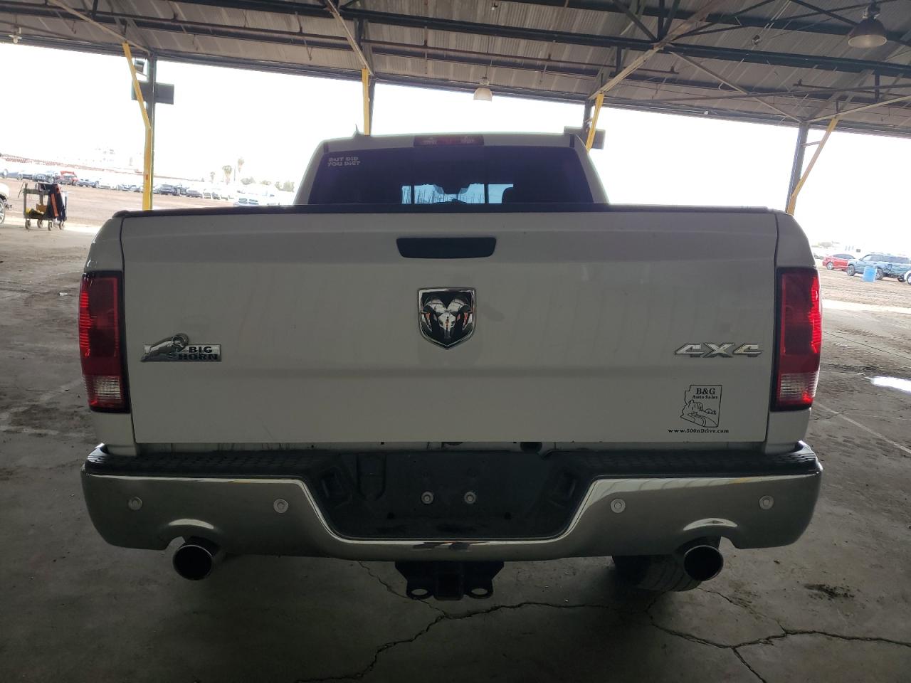 1C6RR7TT5KS566231 2019 Ram 1500 Classic Slt