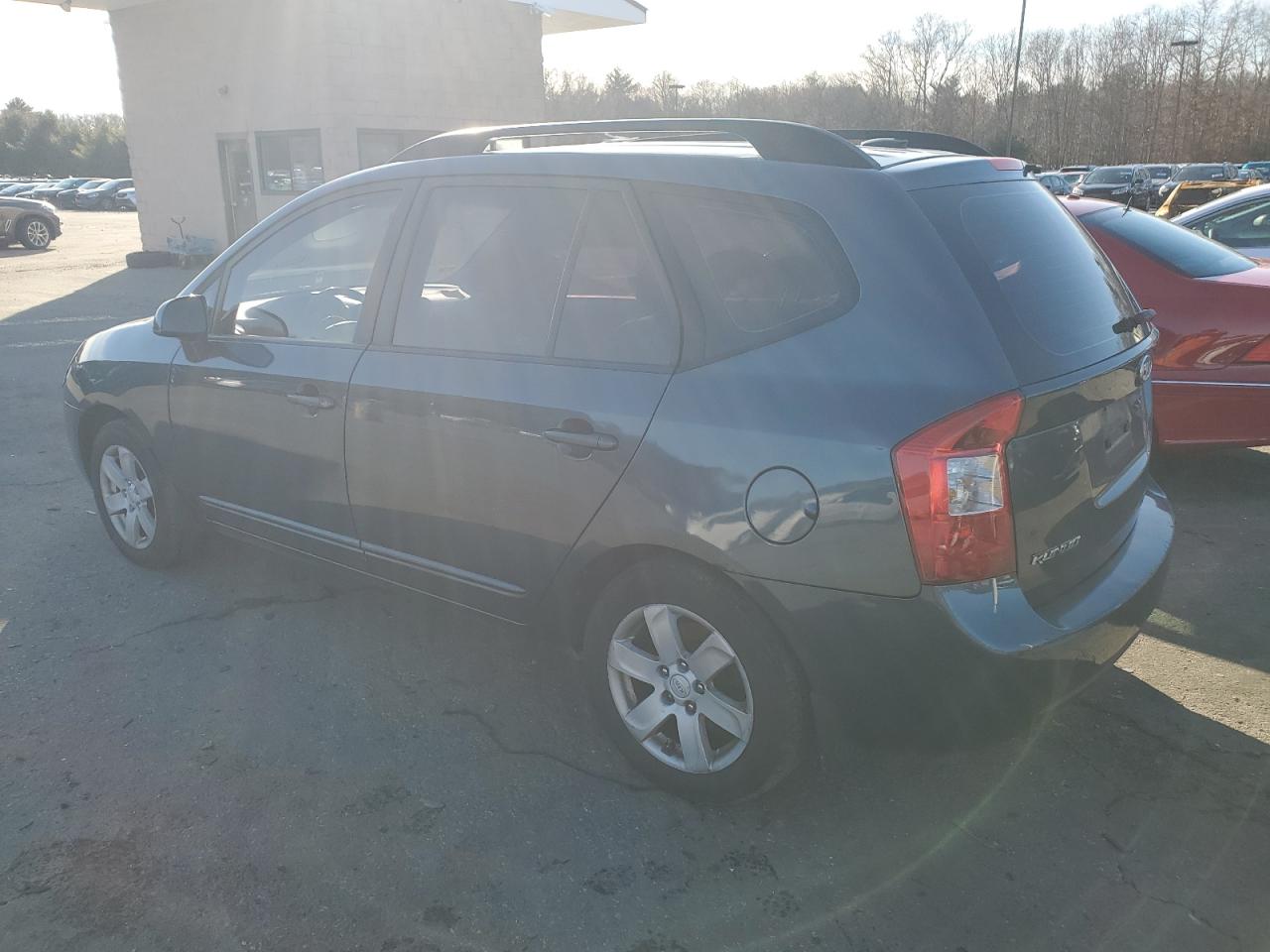 2009 Kia Rondo Base VIN: KNAFG529X97279912 Lot: 43992725