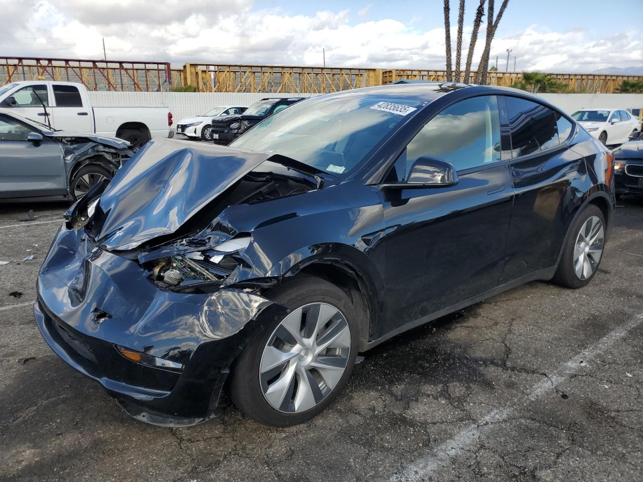 7SAYGAEE0RF062945 2024 Tesla Model Y