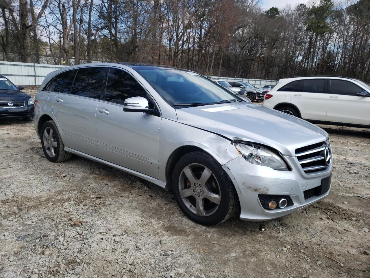 4JGCB6FE8BA125365 2011 Mercedes-Benz R 350 4Matic