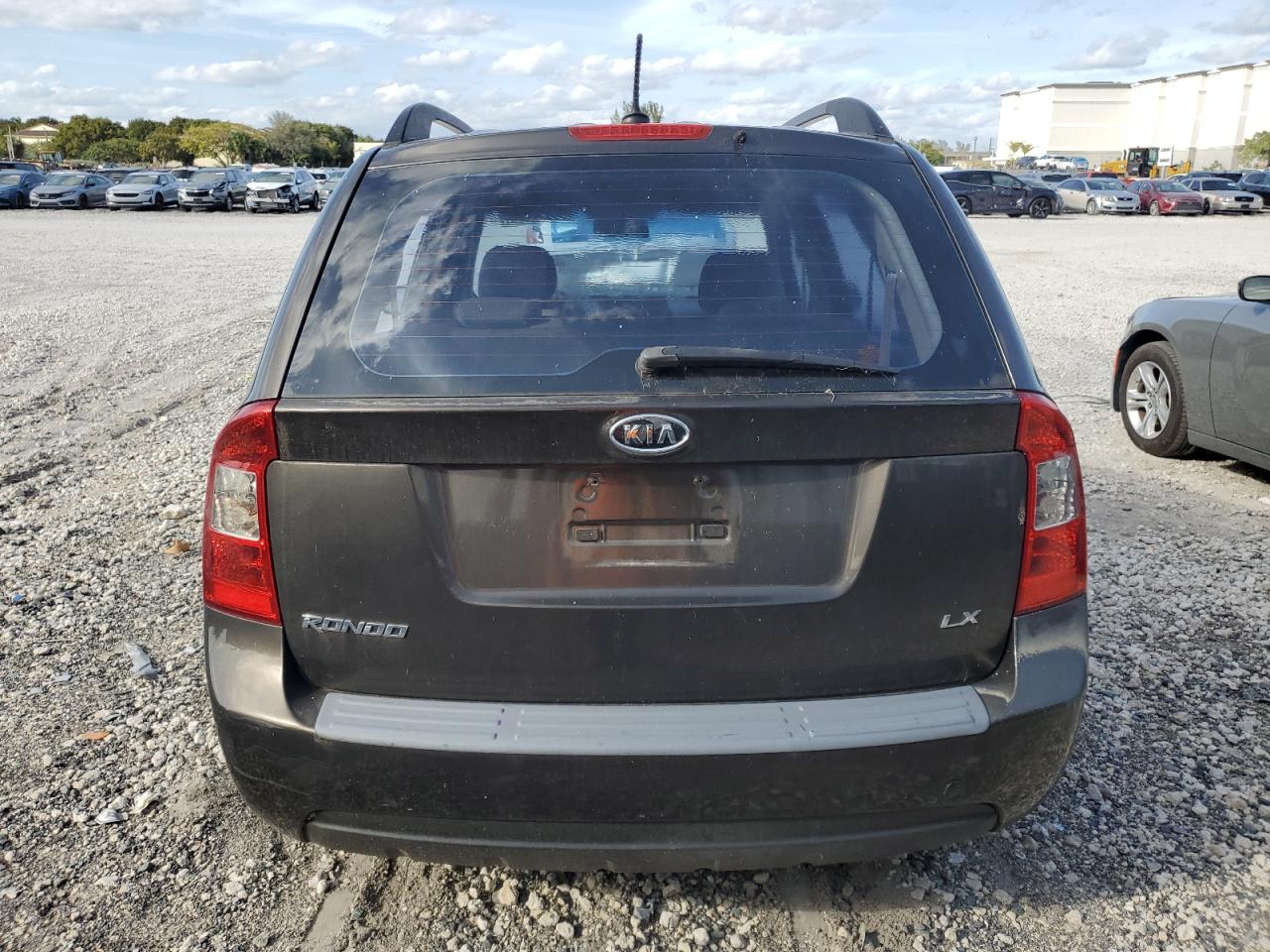 2009 Kia Rondo Base VIN: KNAFG528597275001 Lot: 46542745