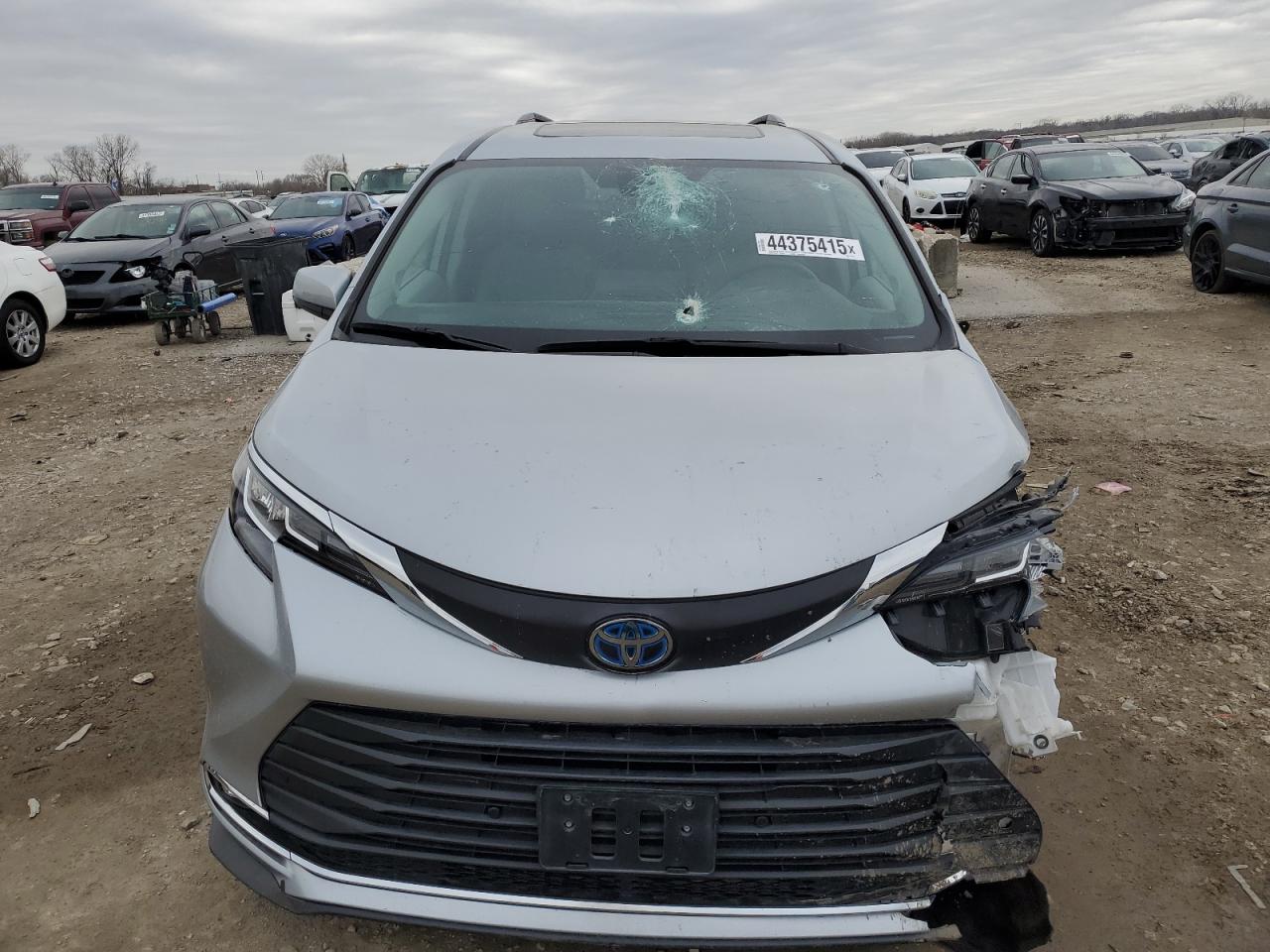 2021 Toyota Sienna Xle VIN: 5TDJRKEC8MS011727 Lot: 44375415