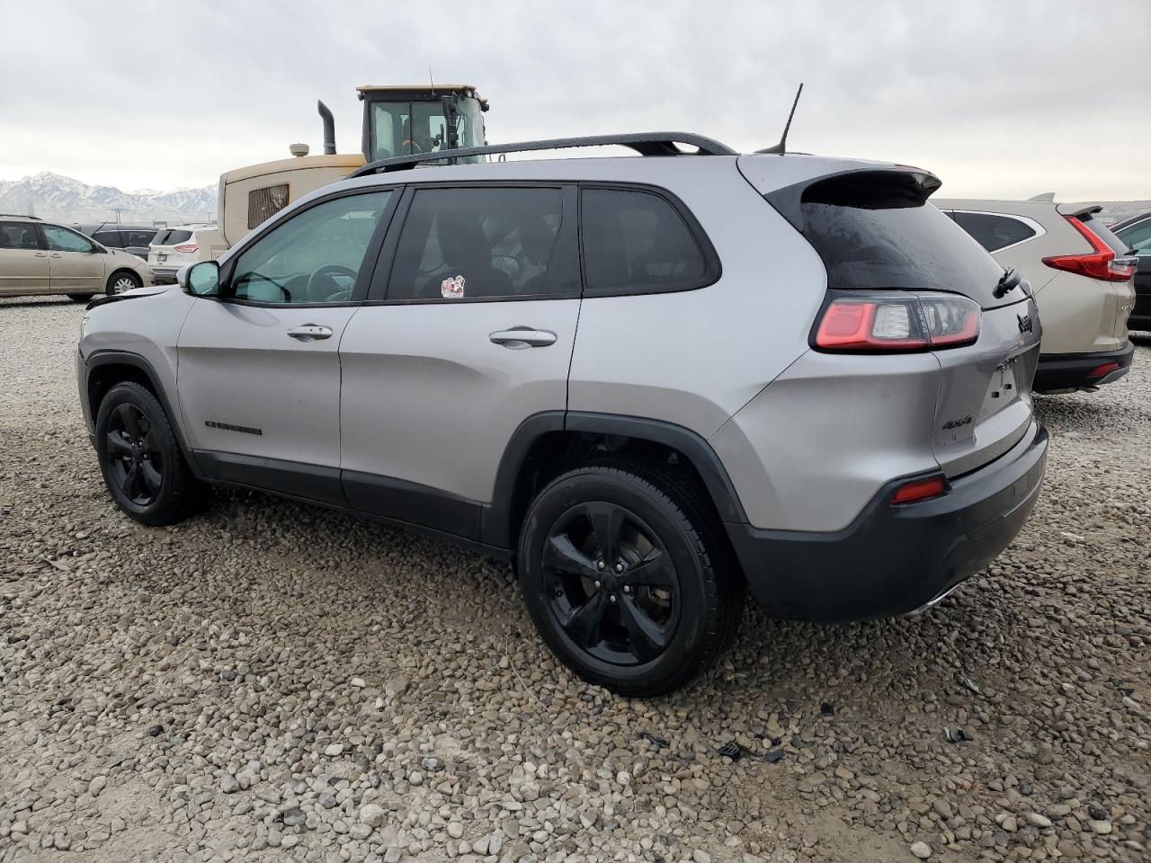 2019 Jeep Cherokee Latitude Plus VIN: 1C4PJMLX2KD282245 Lot: 43073705